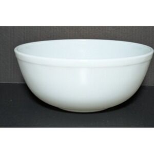 Vintage Pyrex True Opal White #404 Four Quart Mixing Bowl